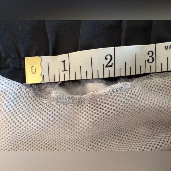 Maui and Sons multi colored swim trunks size XXL - Picture 8 of 8